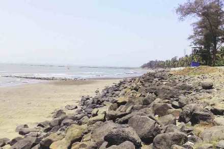 uran seashore