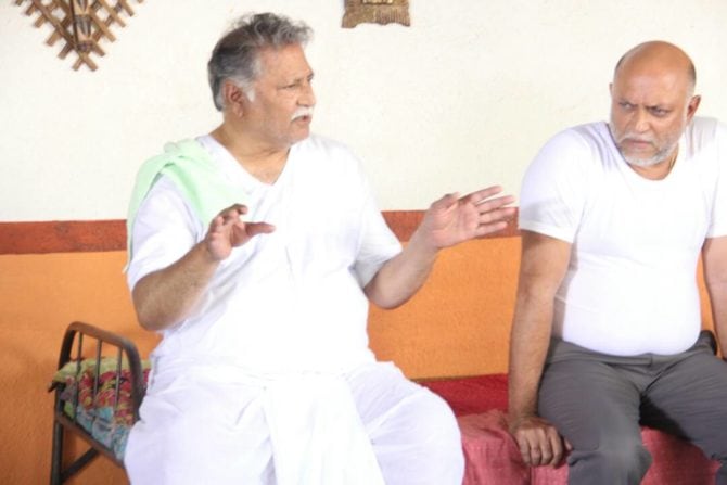 मानवी नात्यांच्या धाग्यांनी विणलेला ‘खोपा’