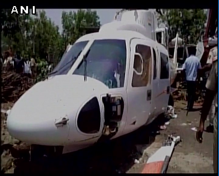 CM Devendra fadnavis , maharashtra CM safe , Latur , maharashtra, देवेंद्र फडणवीस, Loksatta, mishap, accident, Loksatta news, Marathi, Marathi news