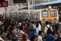 अंगावरून मालगाडी जाऊनही सुखरूप बचावले पिता-पुत्र