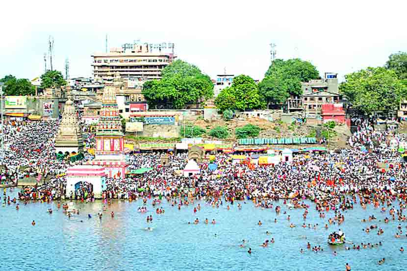 लाखो वैष्णवांचे श्रद्धास्थान असलेले पंढरपूरचे श्री विठ्ठल आणि रुक्मिणी माता हे आराध्य दैवत आहे. 