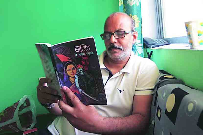 नामवंतांचे बुकशेल्फ : पुस्तके म्हणजे प्राणवायू