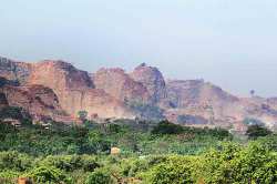 उलवा टेकडीची छाटणी पुढील आठवडय़ापासून