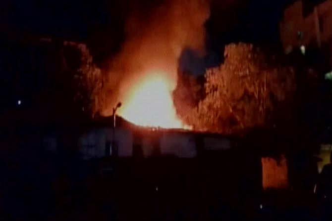 mumbai latest news, Fire breaks, Commercial Building, Malad, fire tenders, spot