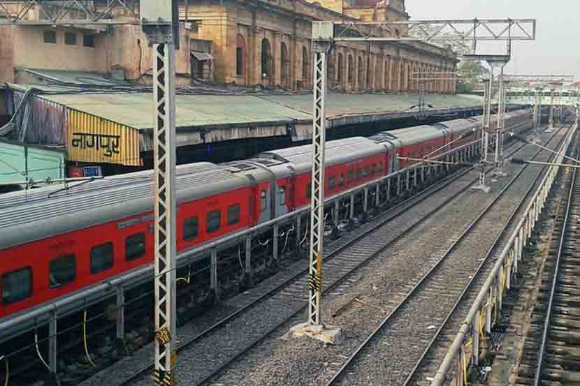 रेल्वे तिकीट विक्रीसाठी बुकिंग सेवकांची नियुक्ती रेल्वे तिकीट विक्रीसाठी बुकिंग सेवकांची नियुक्ती