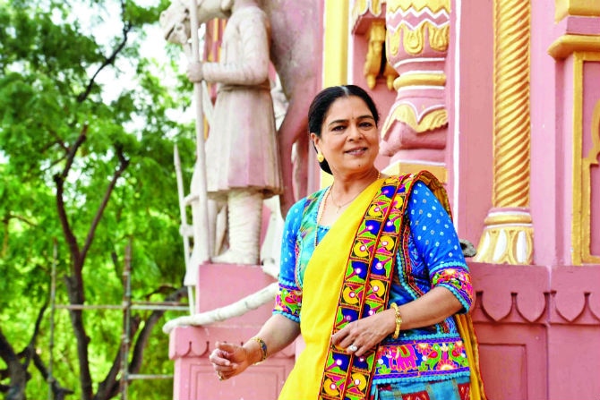 रिमा लागू (छाया सौजन्यः गुगल)