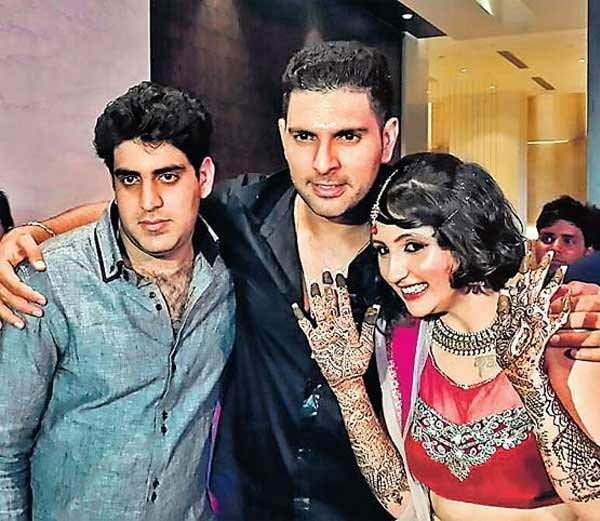Yuvraj Singh brother in BIG TROUBLE , Akanksha Sharma , Akanksha Sharma to file Domestic Violence case , Bigg Boss 10 contestant , Zoravar Singh , Loksatta, Loksatta news, Marathi, Marathi news