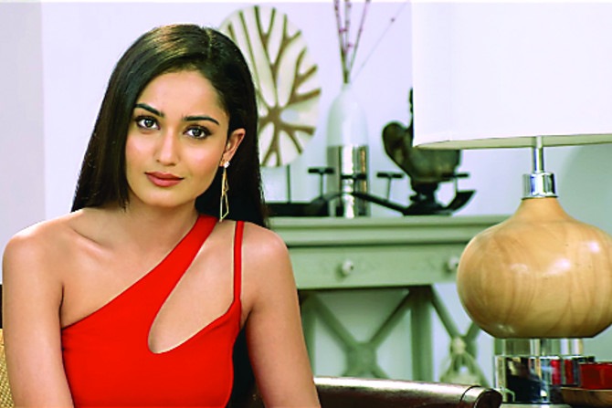 त्रिधा चौधरीने सना सान्याल ही व्यक्तिरेखा उत्तम साकारली आहे. त्रिधा चौधरीने सना सान्याल ही व्यक्तिरेखा उत्तम साकारली आहे.