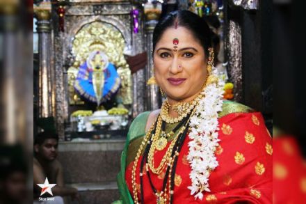 पुढचं पाऊल, आक्कासाहेब, हर्षदा खानविलकर