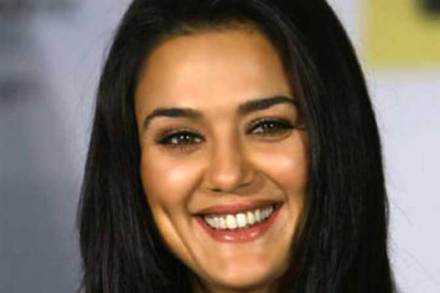 IPL 2018 – … म्हणून मुंबई ‘आऊट’ झाल्याने प्रीती झिंटाला झाला आनंद