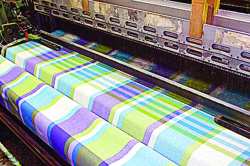 यंत्रमागधारकांना मजुरीवाढ; अंमलबजावणीवर प्रश्नचिन्ह