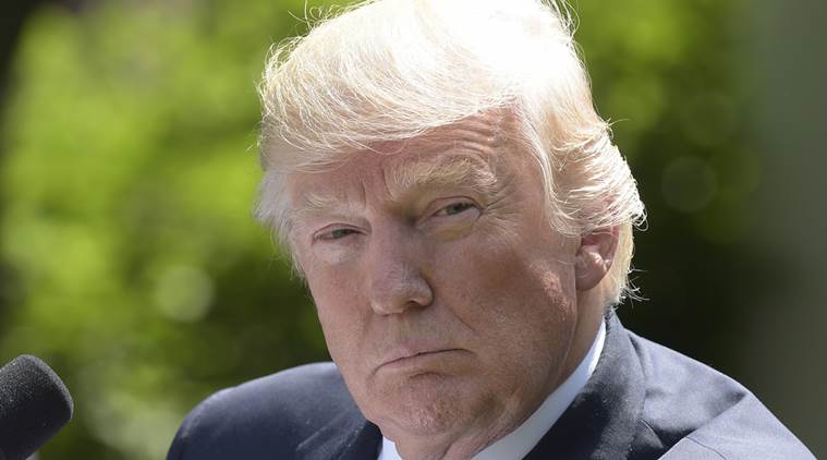 Donald Trump , Donald Trump mocked for looking directly at sun during solar eclipse , funniest memes and tweets , सुर्यग्रहण, Loksatta, Loksatta news, Marathi, Marathi news