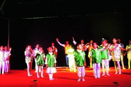 विंग बिंग : बालनाटय़ महोत्सवाचा मुक्त संवाद विंग बिंग : बालनाटय़ महोत्सवाचा मुक्त संवाद