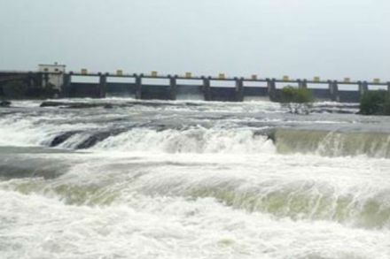 khadkwasala, water storage, Rain, pune, marathi new