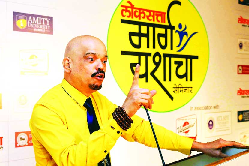 अभ्यास म्हटल्यावर ताण येतोच. पण तो ताण कसा हाताळावा, याविषयी मनोविकारतज्ज्ञ डॉ. राजेंद्र बर्वे यांनी    मार्गदर्शन केले.