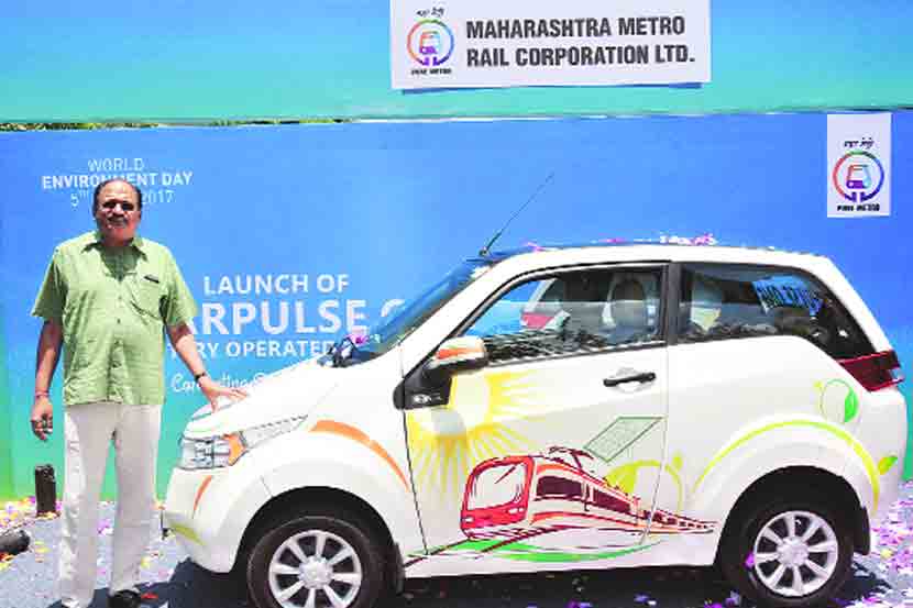 महामेट्रोच्या वतीने ‘सोलर पल्स वन’ या बॅटरीवर चालणाऱ्या कारचे उद्घाटन महामेट्रोचे व्यवस्थापकीय संचालक डॉ. ब्रिजेश दीक्षित यांच्या हस्ते करण्यात आले. 