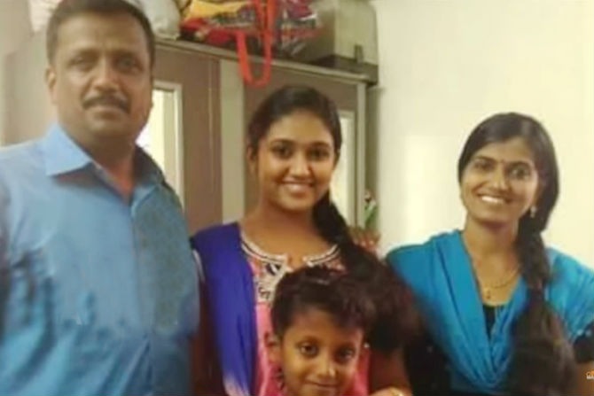रिंकूने परीक्षेत 'फर्स्ट क्लास' कामगिरी केली असून, तिला ६६ टक्के गुण मिळाले आहेत. 
