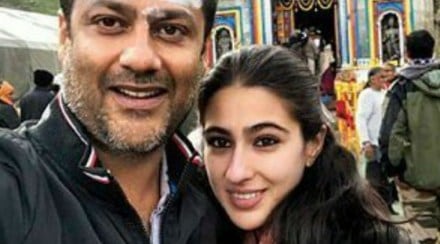 काही दिवसांपूर्वीच सारा, तिची आई अमृता सिंग, अभिषेक कपूर आणि अभिनेता सुशांत सिंग राजपूत हे एकत्र दिसले होते. 