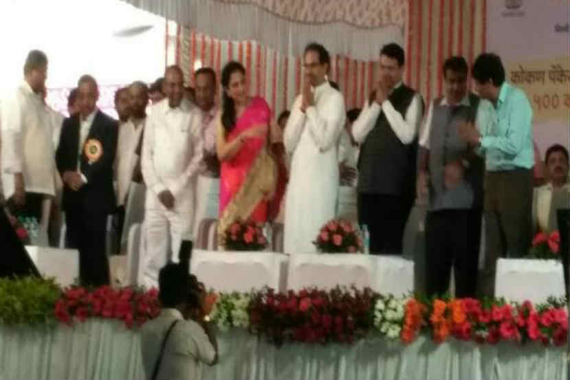 ‘कोकणच्या विकासासाठी १ लाख कोटींचे पॅकेज’,नारायण राणे आणि उद्धव ठाकरे एकाच मंचावर!