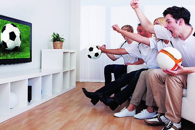 जवळपास ३० वाहिन्या हा पैशांचा खेळ खेळत आहेत. जवळपास ३० वाहिन्या हा पैशांचा खेळ खेळत आहेत.