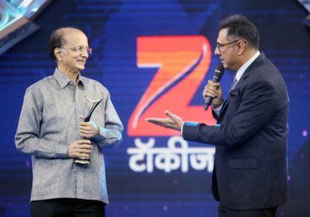 ज्येष्ठ अभिनेते दिलीप प्रभावळकर यांना या सोहळ्यात प्रतिष्ठेचा जीवनगौरव पुरस्कार देऊन सन्मानित करण्यात आले.