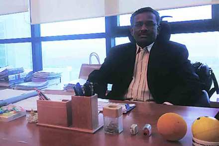 विक्रम लिमये, व्यवस्थापकीय संचालक व मुख्य कार्यकारी अधिकारी, राष्ट्रीय शेअर बाजार (एनएसई) विक्रम लिमये, व्यवस्थापकीय संचालक व मुख्य कार्यकारी अधिकारी, राष्ट्रीय शेअर बाजार (एनएसई)
