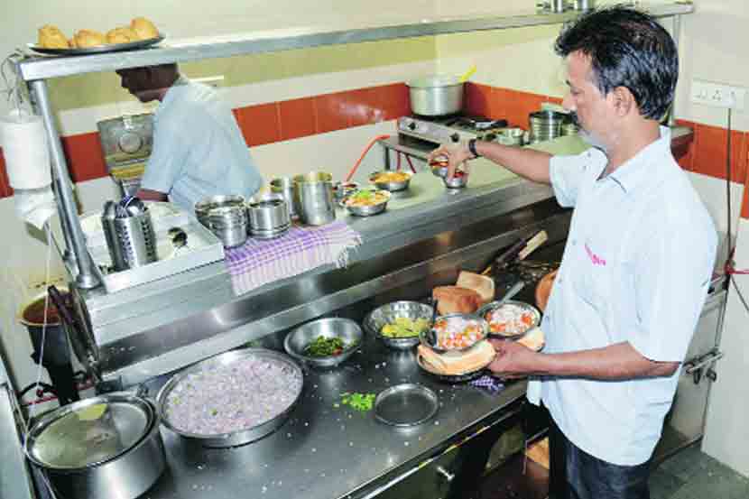 खाऊखुशाल : मिसळप्रेमींचं आवडीचं ठिकाण वटेश्वर भुवन  