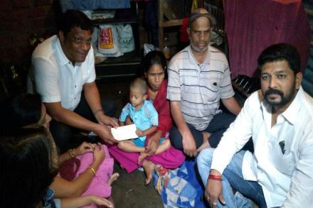 ‘त्या’ अंध दाम्पत्याच्या मुलीसाठी सरसावले मदतीचे हात