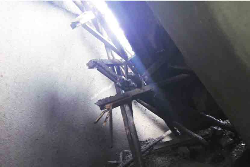 पनवेल महापालिकेत स्लॅबचा भाग कोसळला पनवेल महापालिकेत स्लॅबचा भाग कोसळला