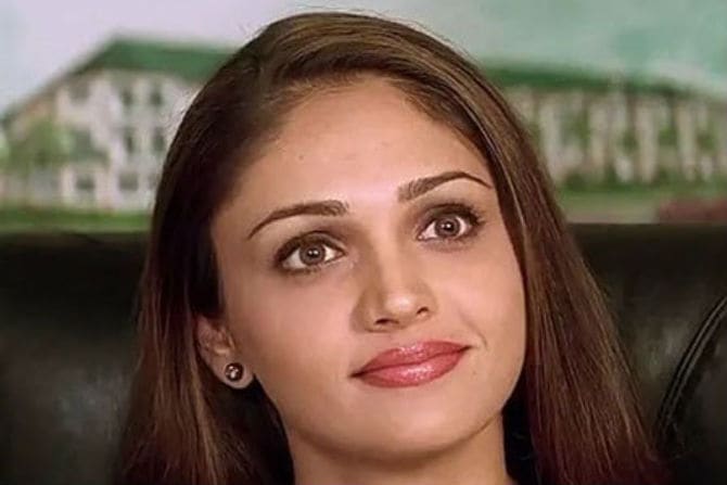 'तुम बिन' हा संदली सिन्हाचा पहिलाच चित्रपट होता