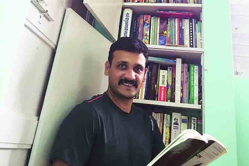 नामवंतांचे बुकशेल्फ : वाचनामुळेच विचारांचा झोका उंच!