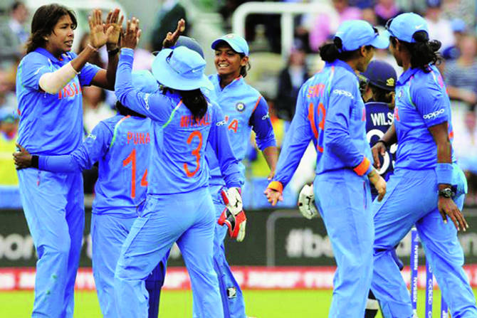 दुख भरे दिन बीते रे भया.. ‘मदर इंडिया’ या जुन्या चित्रपटातील हे गाणे भारतीय महिला क्रिकेटच्या सद्य:स्थितीचे यथार्थ दर्शन घडवते. दुख भरे दिन बीते रे भया.. ‘मदर इंडिया’ या जुन्या चित्रपटातील हे गाणे भारतीय महिला क्रिकेटच्या सद्य:स्थितीचे यथार्थ दर्शन घडवते.