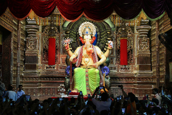laalbaughcha raja laalbaughcha raja