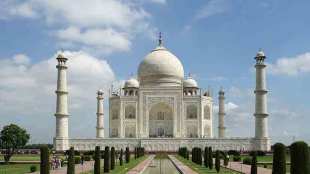 Taj Mahal , Mughals , Yogi adityanath , Taj Mahal continues to be top revenue generator despite , BJP, Modi government, Loksatta, Loksatta news, Marathi, Marathi news