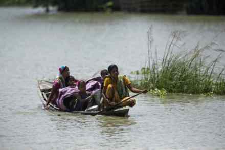 आसाम येथील पूरजन्य परिस्थिती