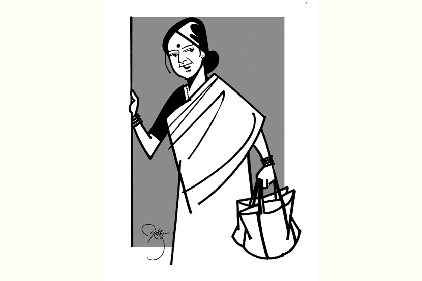 एक पासष्टीच्या काकू उभ्या होत्या.