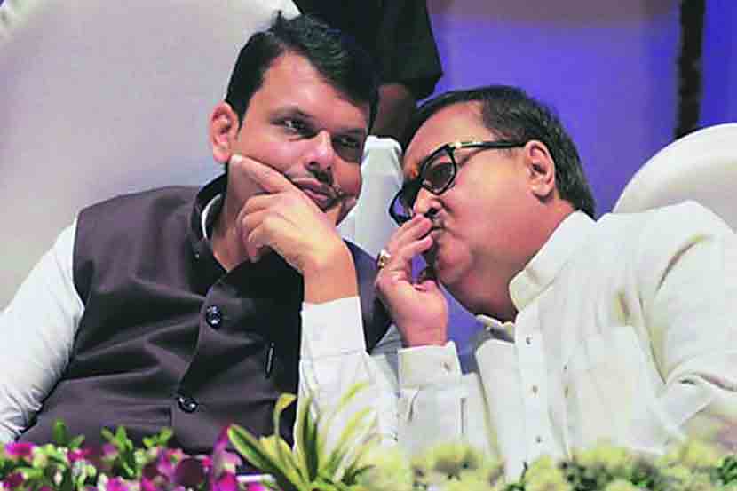 फडणवीस-मेहता यांचे एक जुने छायाचित्र  फडणवीस-मेहता यांचे एक जुने छायाचित्र