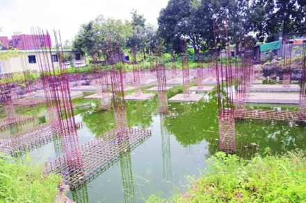 बालेवाडी भागात दहा लाख लिटर क्षमतेची पाण्याची टाकी उभारली जाणार होती. या टाकीसाठी कामही सुरू करण्यात आले होते.