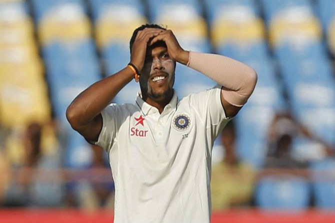 IND vs AUS : उमेश यादवची दौऱ्याची सुरुवात पाय घसरून….