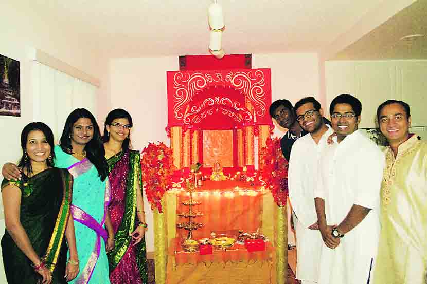 लॉस एंजेलिस गणेशोत्सवात रमलेली तरुणाई  