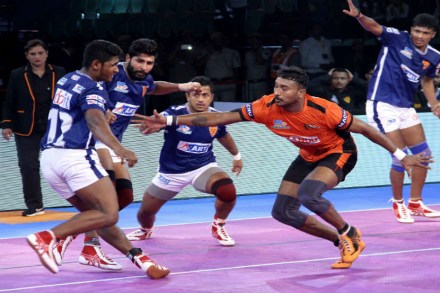 काशिलींग अडकेचा सामन्यात अष्टपैलू खेळ काशिलींग अडकेचा सामन्यात अष्टपैलू खेळ