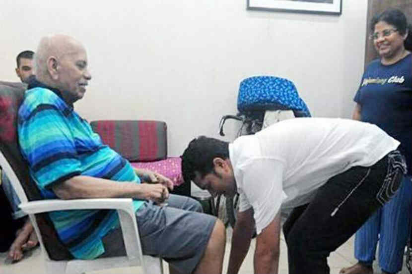 रमाकांत आचरेकर सर आणि सचिन तेंडुलकर ( संग्रहीत छायाचित्र )