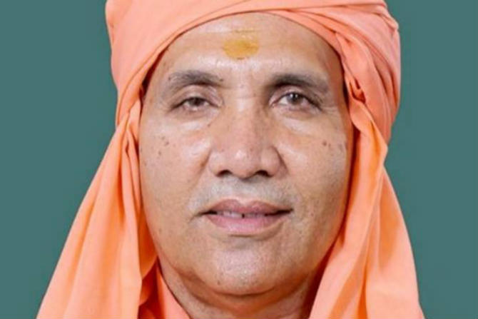 चांदनाथ यांचा जन्म २१ जून १९५६ रोजी दिल्लीतील बेगमपूर येथे झाला होता. 