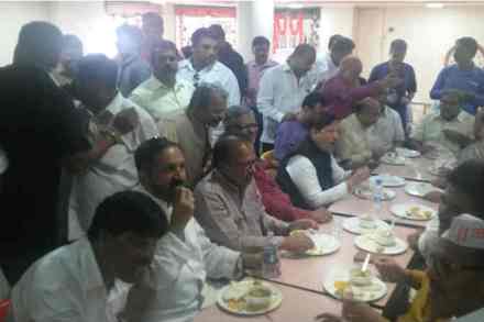 Suresh Kalmadi , Ganesh immersion ceremony 2017 , गणेश विसर्जन सोहळा , Pune , Girish bapat , Suresh Kalmadi seen with BJP leaders in Pune , Loksatta, Loksatta news, Marathi, Marathi news
