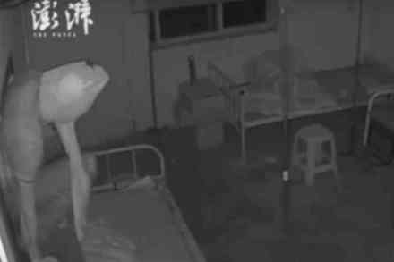या मजेशीर चोरीचा प्रकार सोशल मीडियावर व्हायरल होत आहे. 
