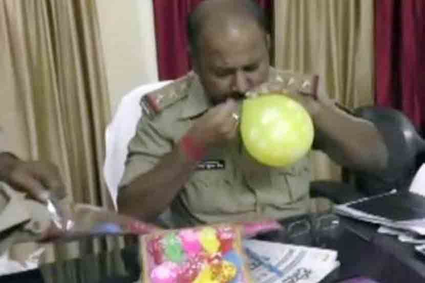 ‘आय लव्ह पाकिस्तान’ मजकूर असलेले फुगे कानपूरमधून जप्त