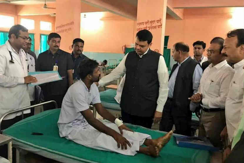 Loksatta, Loksatta news, loksatta newspaper, marathi news, marathi, Marathi news paper, Marathi news online, Marathi, Samachar, Marathi latest news, maharashtra news, maharashtra news in marathi, Yavatmal, pesticide, poisoning, cm devendra fadnavis, meet, people, treatment, order, action, company