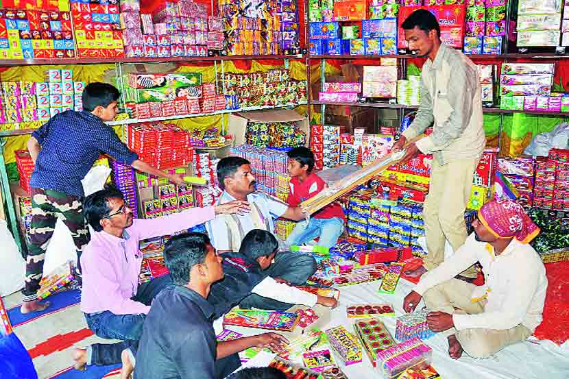 तेरखेडाच्या फटाका उद्योगाला फटका