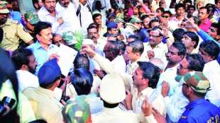 Guardian Minister Girish Mahajan