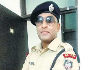 साफीर करीम २०१५ मध्ये दुसऱ्या प्रयत्नात यूपीएससीच्या परीक्षेत उत्तीर्ण झाला